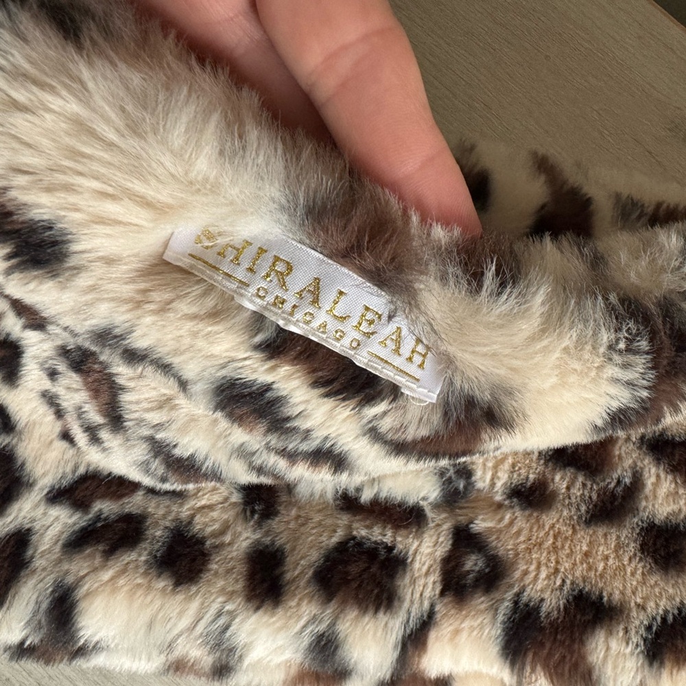 Leopard scarf - Picture 4 of 4
